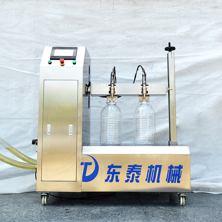 俱往矣，數(shù)風流人物，還看東泰半自動食用油灌裝機